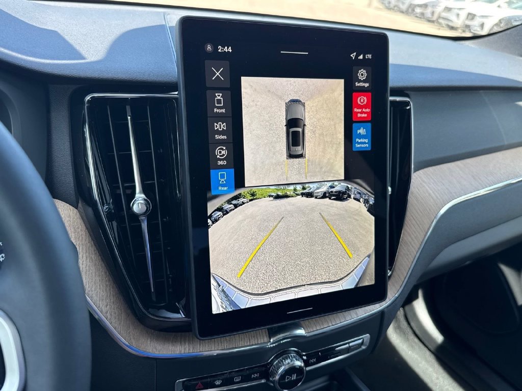 New 2026 Volvo XC60 T8 Plus w/ Climate Package AWD/4WD image 18