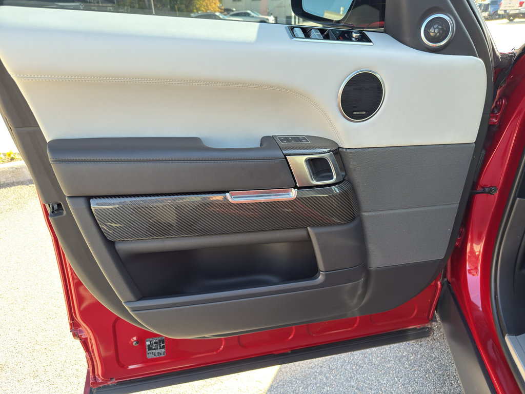 Used 2022 Land Rover Range Rover Sport SVR image 10