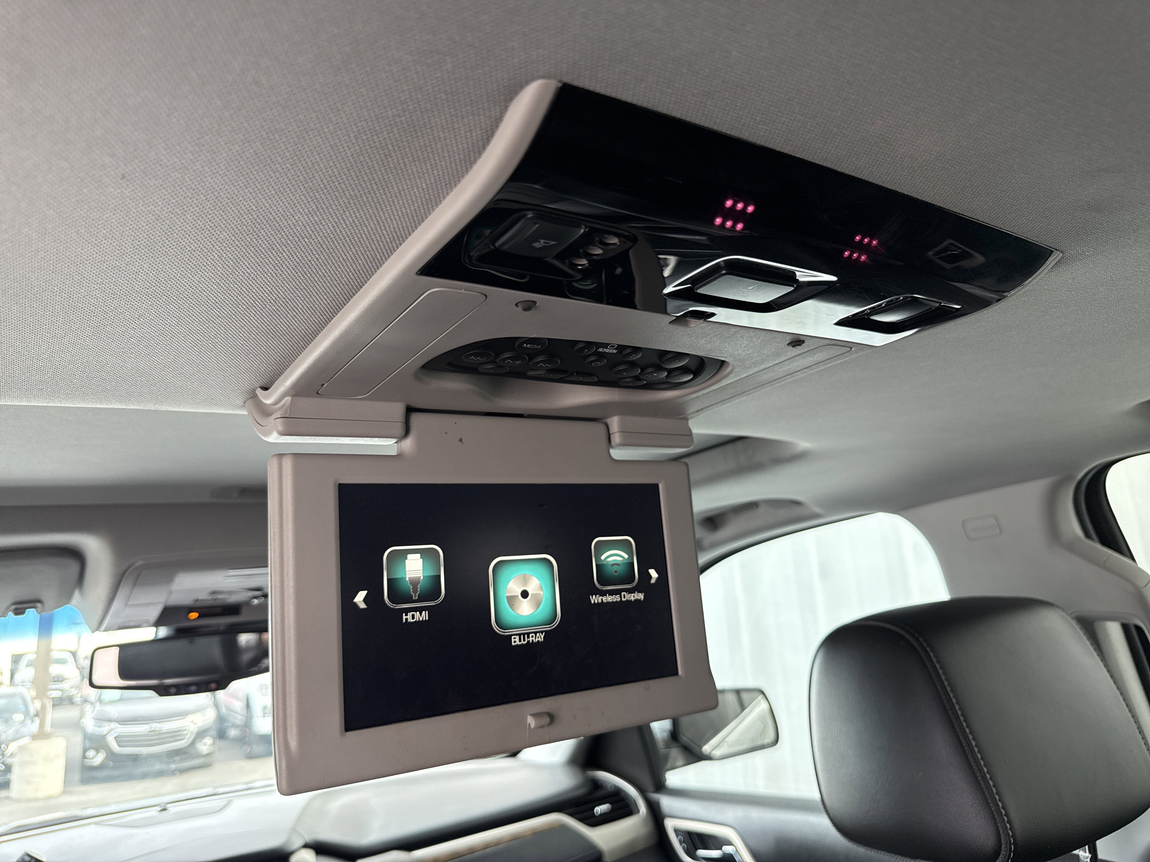 Used 2018 GMC Yukon Denali w/ Open Road Package image 28