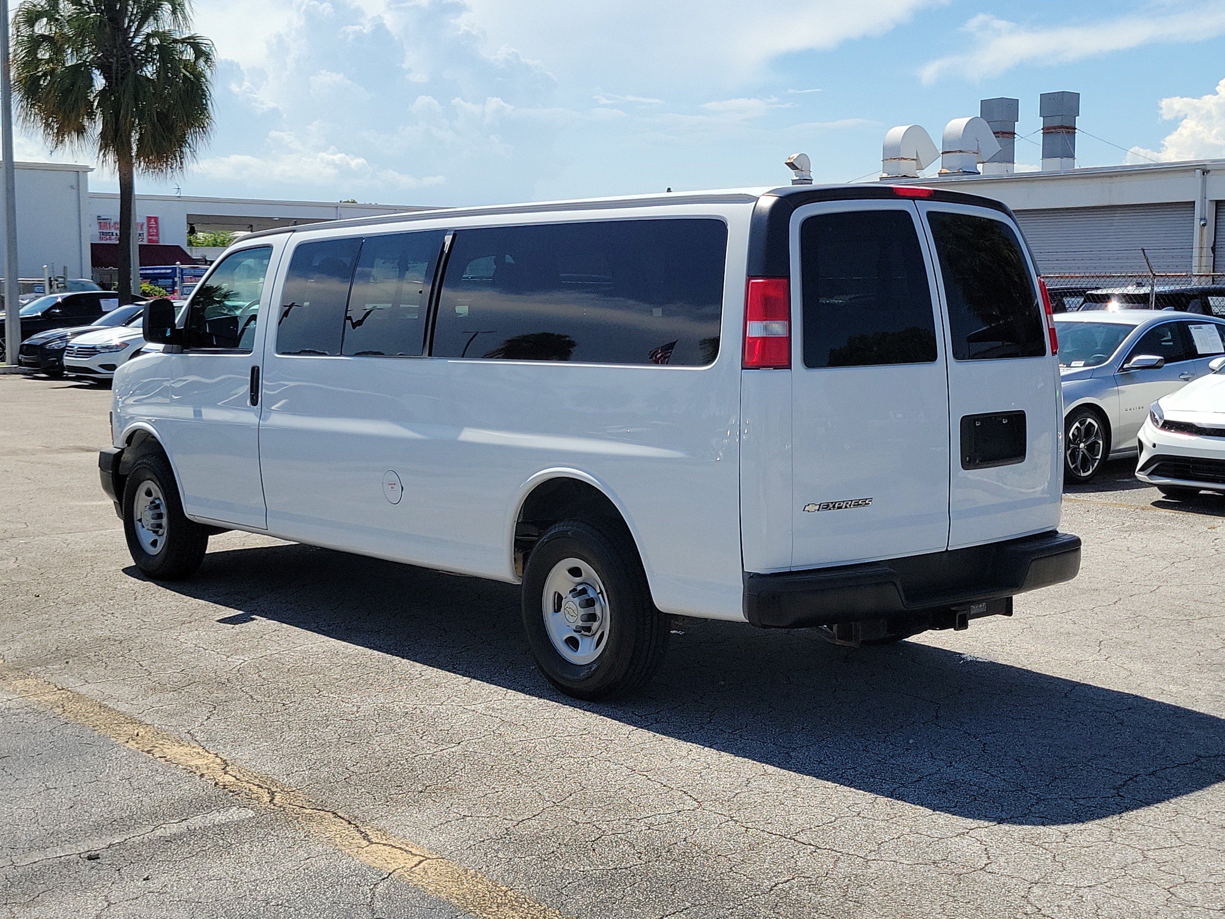Used 2023 Chevrolet Express 3500 LS RWD image 5