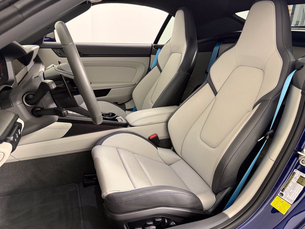 Certified 2025 Porsche 911 Carrera GTS RWD image 5