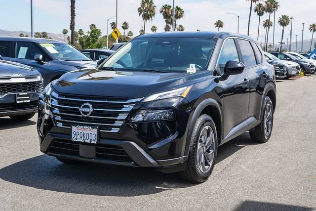 Used 2025 Nissan Rogue SV FWD image 4