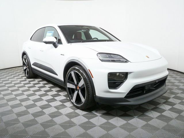 New 2026 Porsche Macan 4 Electric image 27