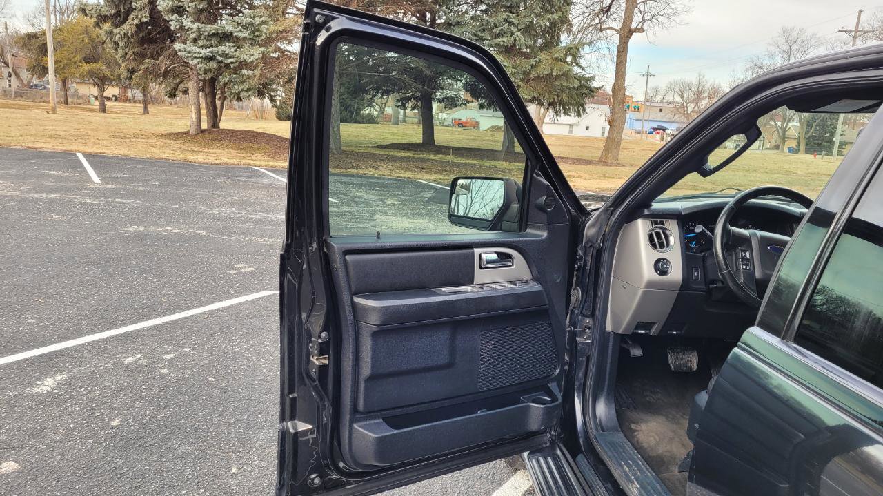 Used 2015 Ford Expedition EL XLT image 11