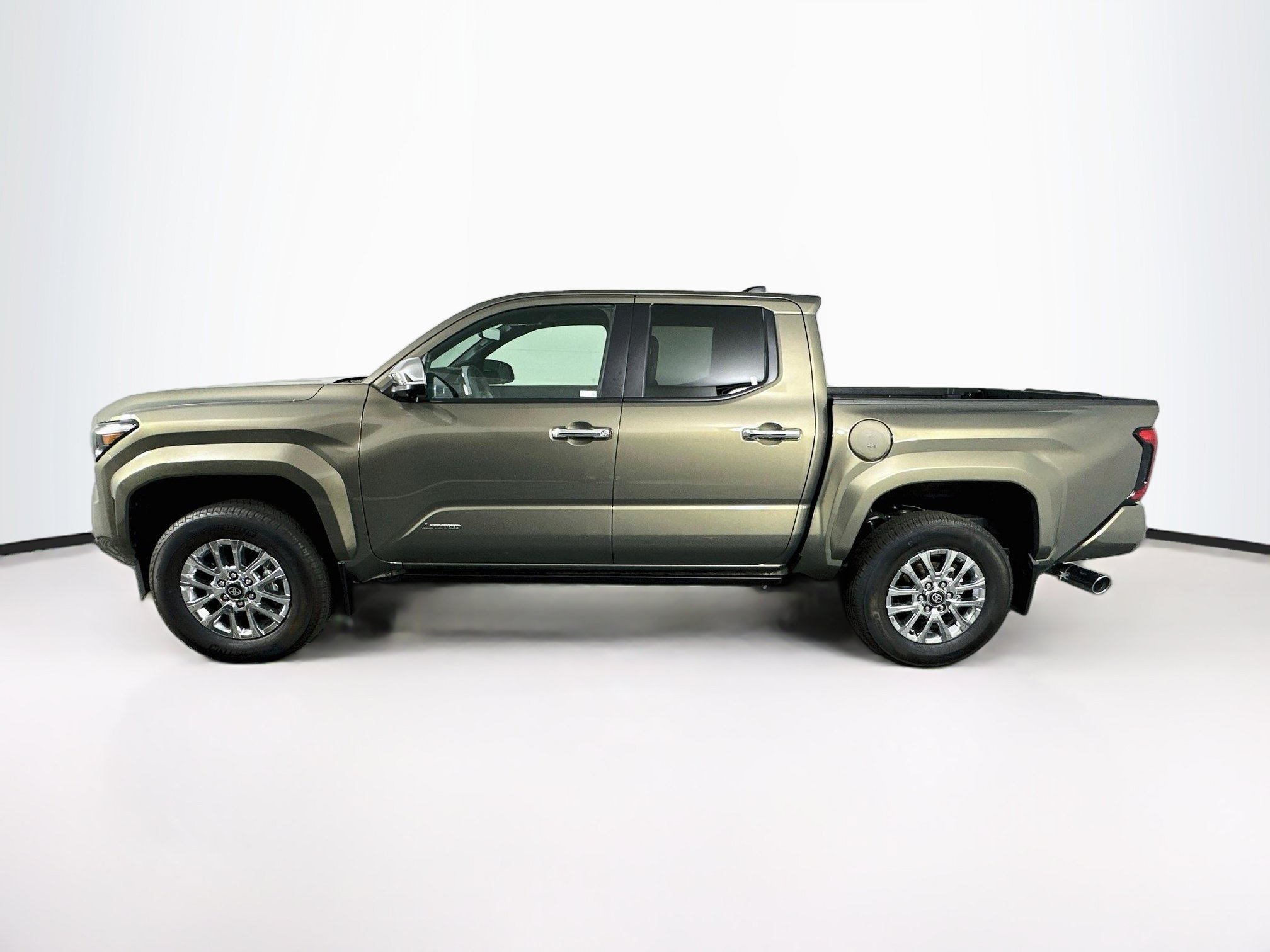 Used 2026 Toyota Tacoma Limited AWD/4WD image 4