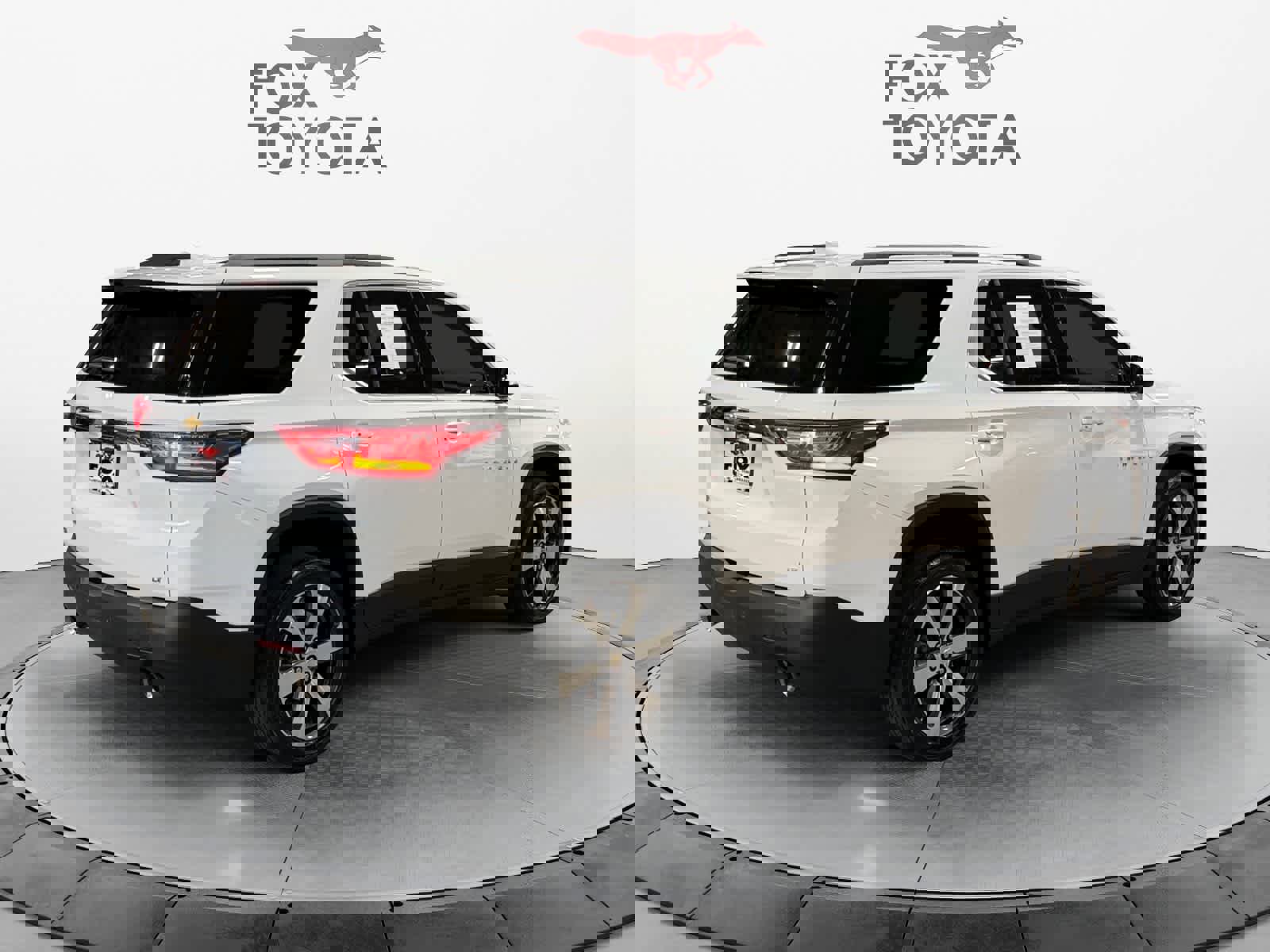 Used 2020 Chevrolet Traverse LT w/ LT Premium Package image 6