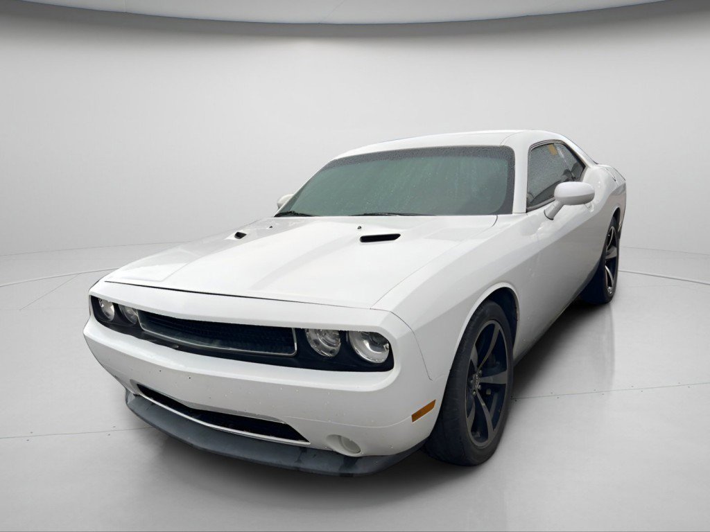 Used 2014 Dodge Challenger R/T RWD image 5