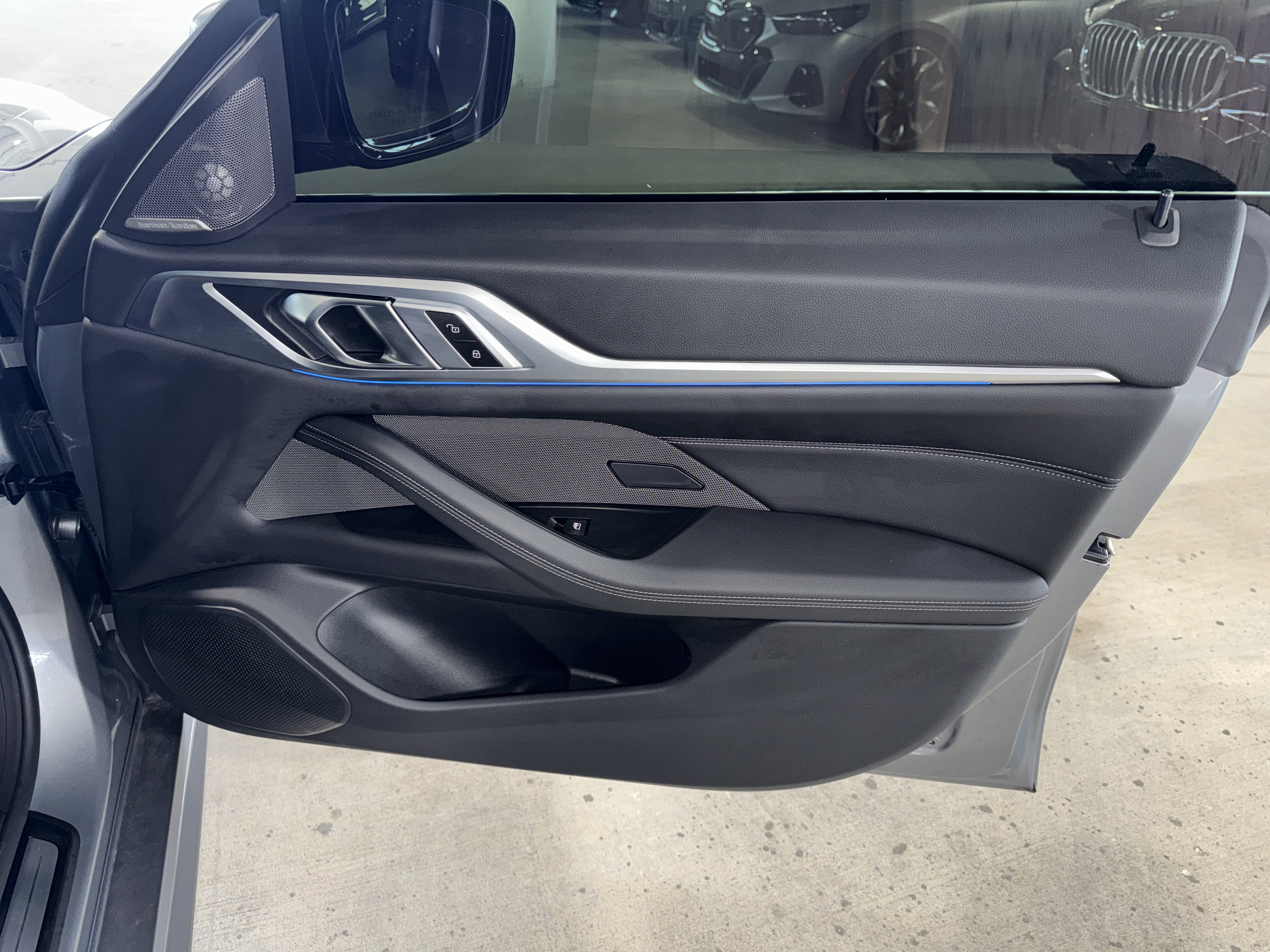 Used 2025 BMW i4 eDrive40 w/ Premium Package image 9