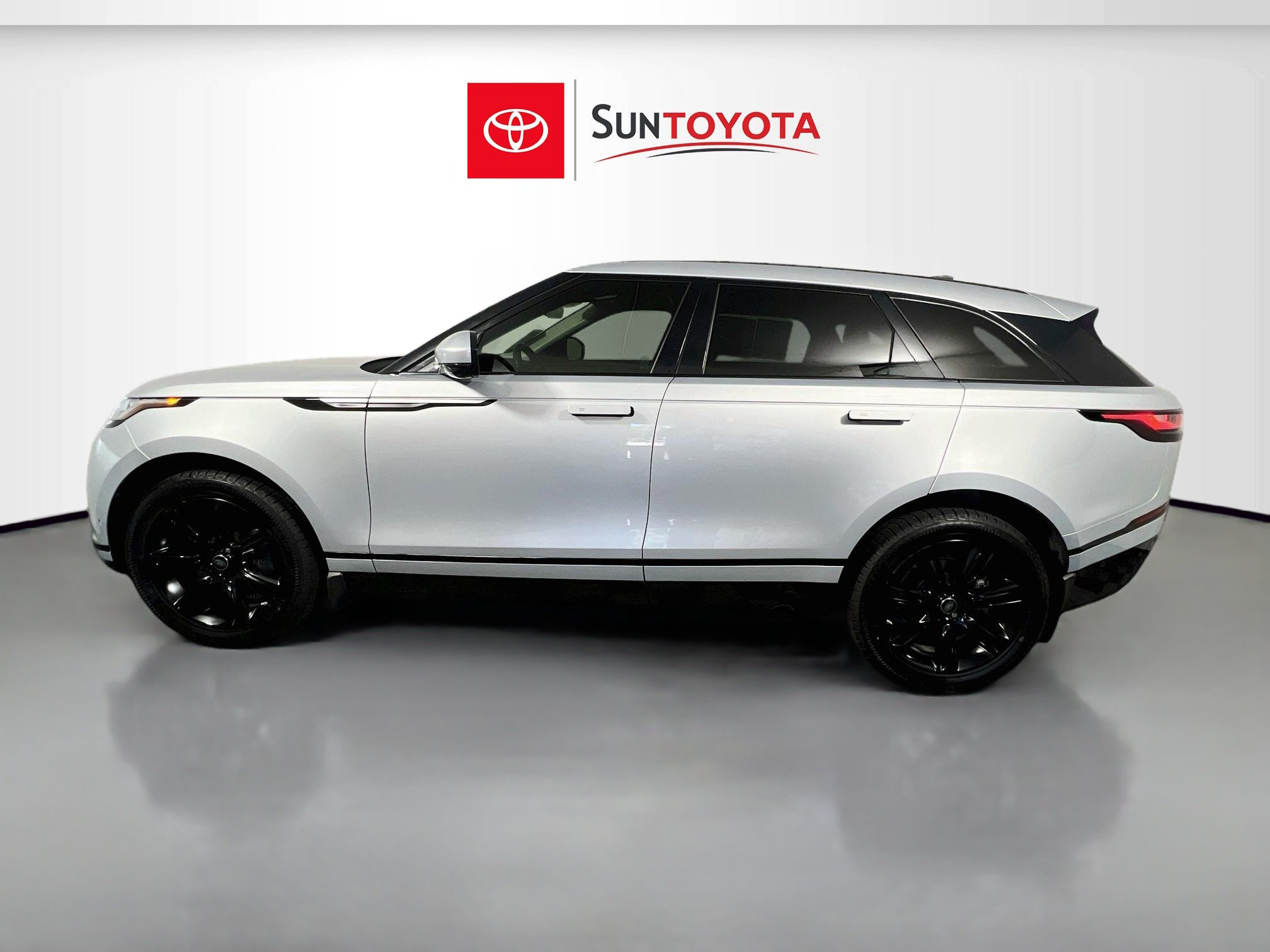 Used 2021 Land Rover Range Rover Velar S AWD/4WD image 5