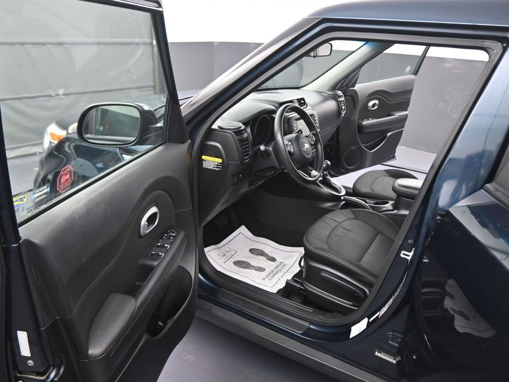 Used 2019 Kia Soul + FWD image 40