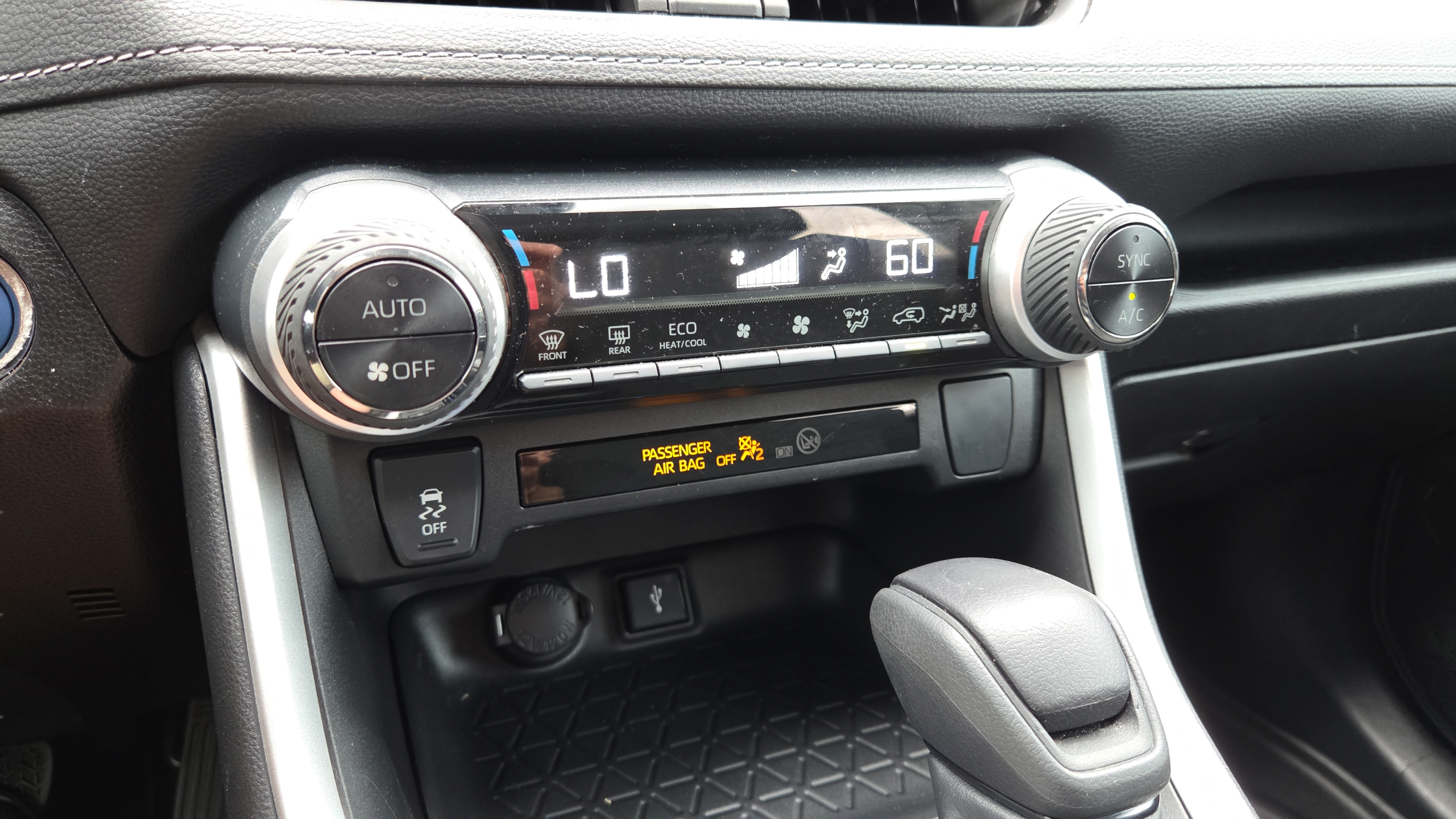 Used 2022 Toyota RAV4 XLE w/ Convenience Package AWD/4WD image 24