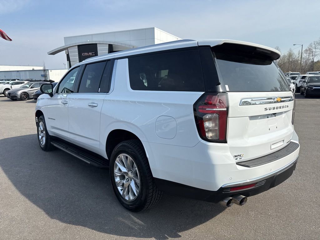 Used 2023 Chevrolet Suburban Premier image 3