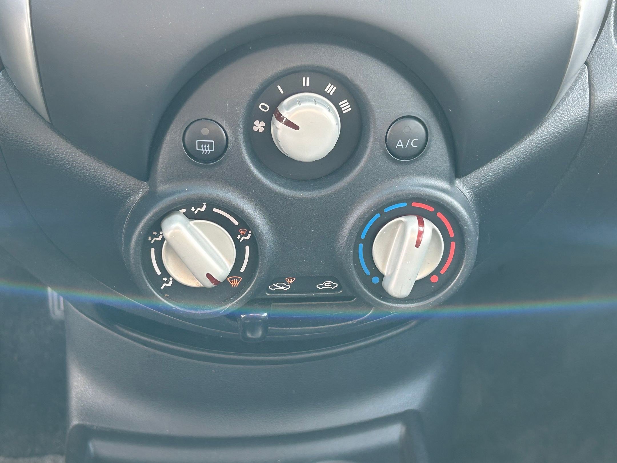 Used 2014 Nissan Versa Note SV w/ Convenience Package image 21