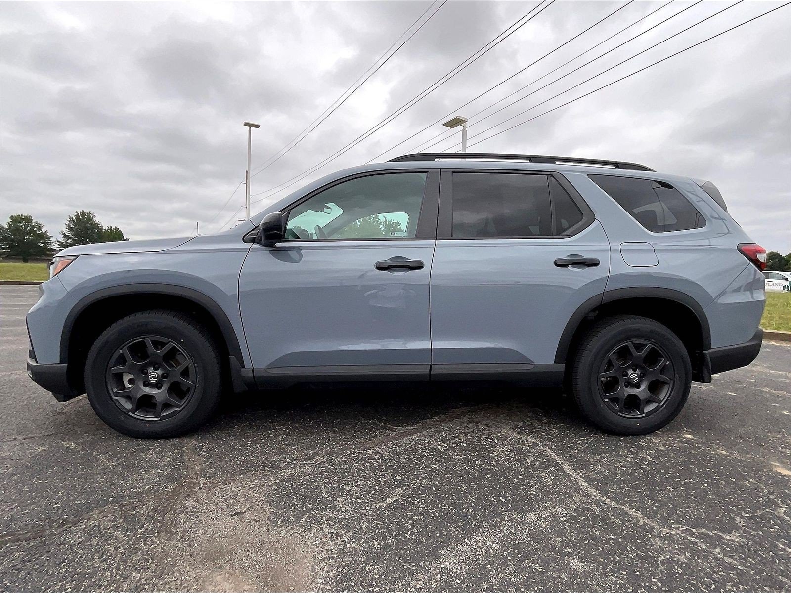 Certified 2024 Honda Pilot TrailSport image 5