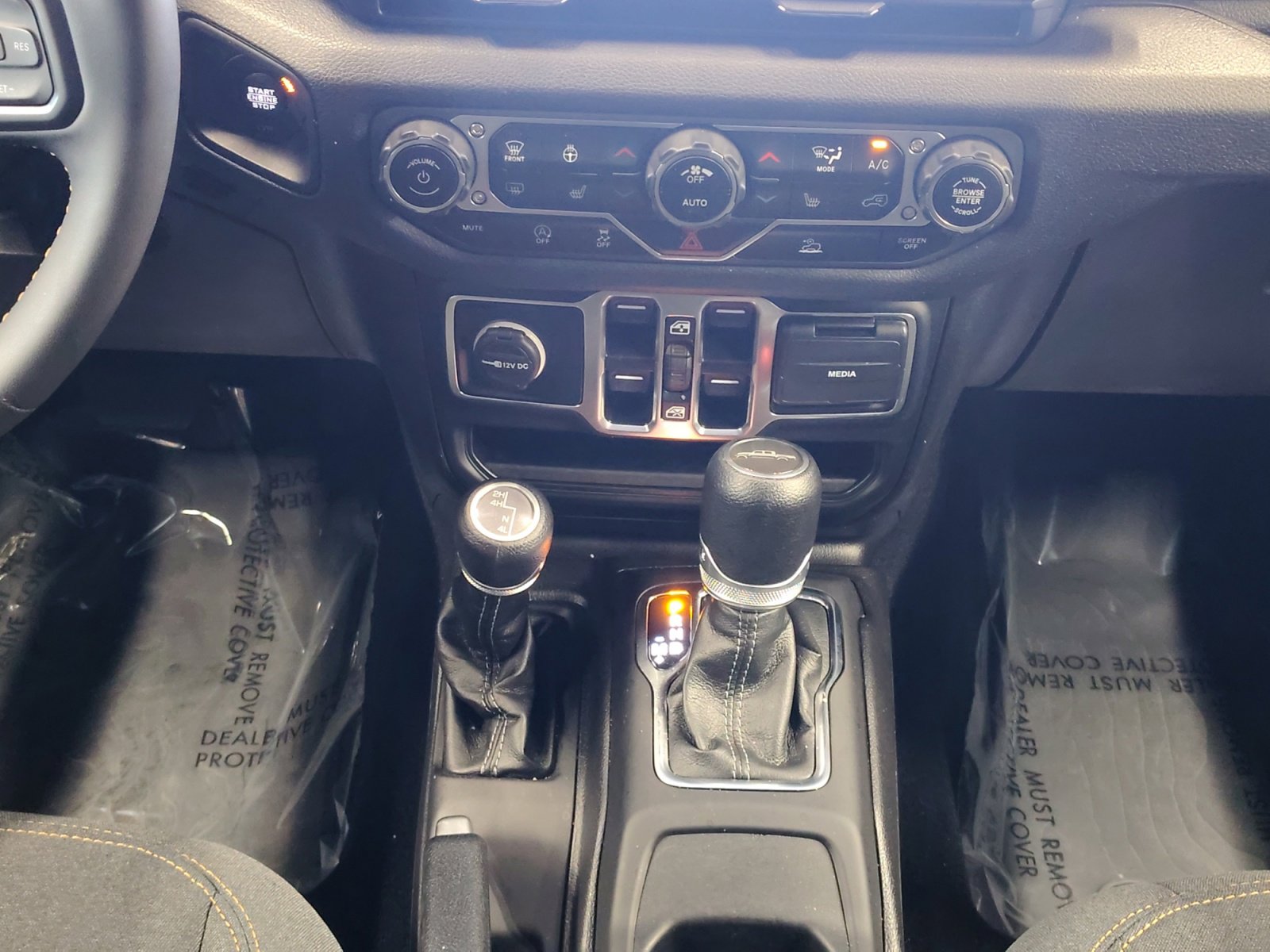 Used 2024 Jeep Gladiator Sport image 24