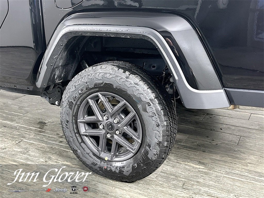 New 2025 Jeep Gladiator Sport image 12