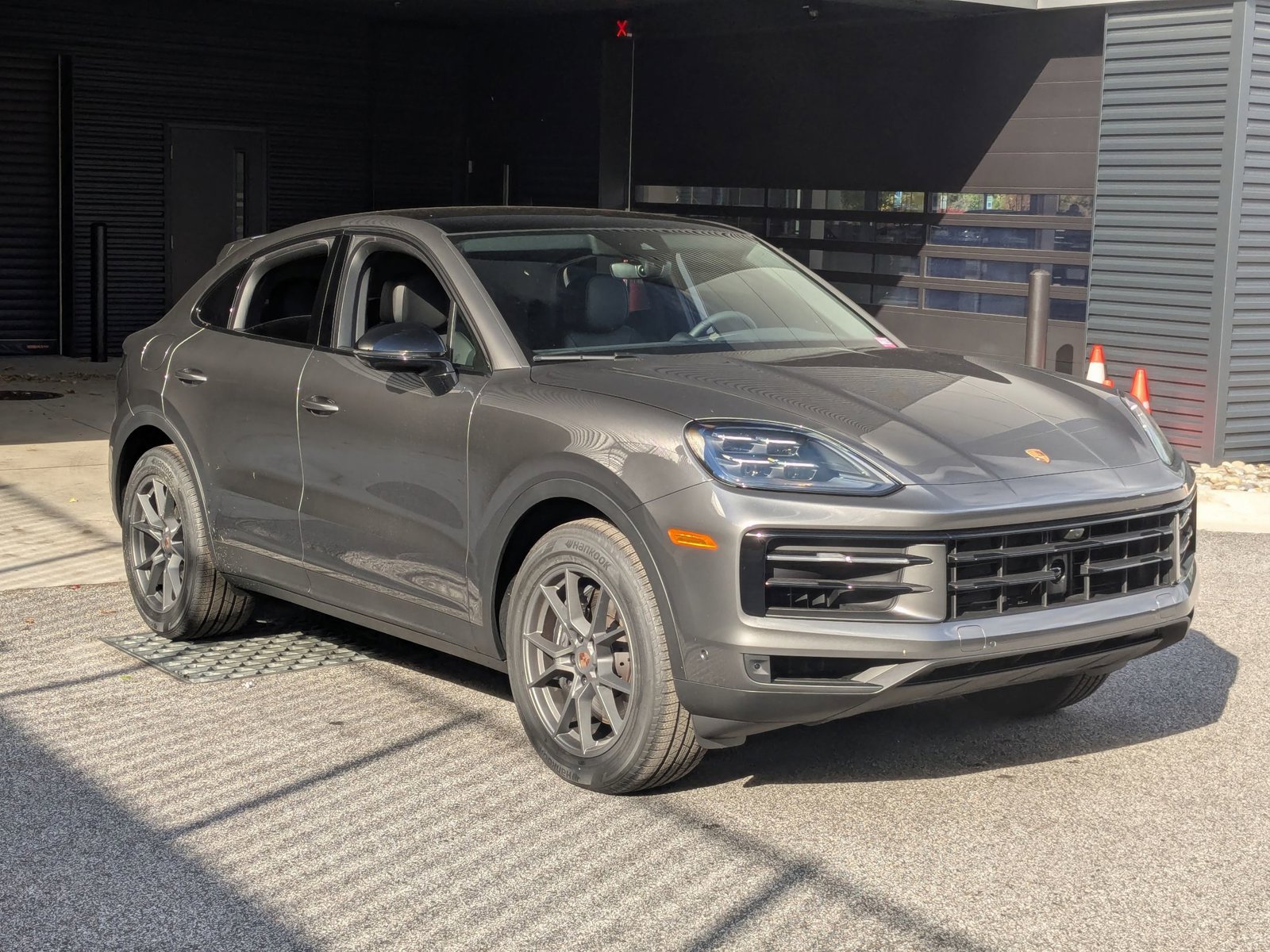 Certified 2026 Porsche Cayenne Coupe AWD/4WD image 7