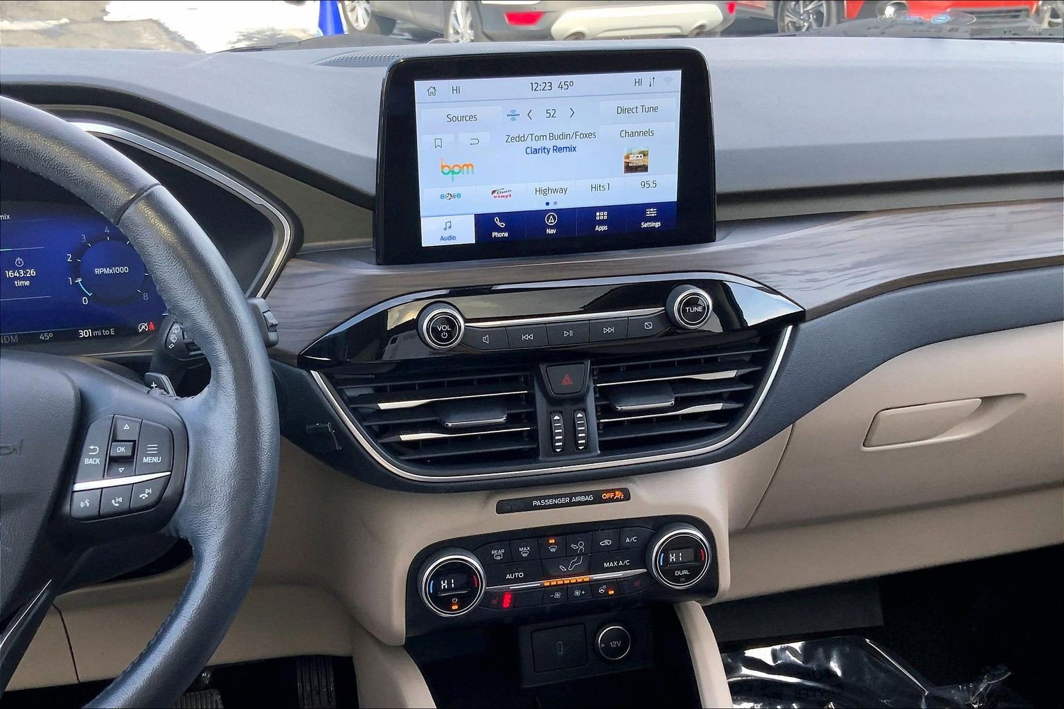 Used 2020 Ford Escape Titanium image 6