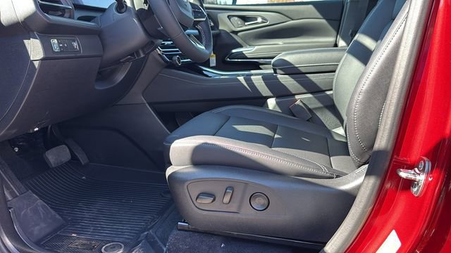 New 2026 Chevrolet Traverse LT w/ Sun and Wheel Package FWD image 19