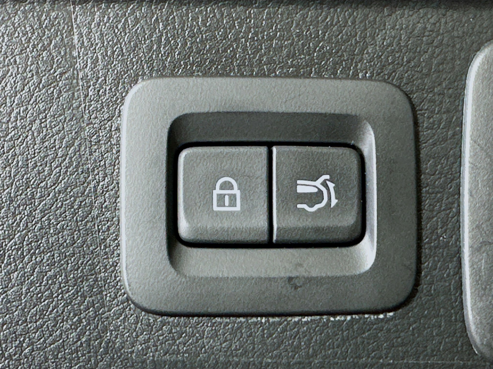 Used 2025 MAZDA CX-50 AWD 2.5 S w/ Premium Package image 28