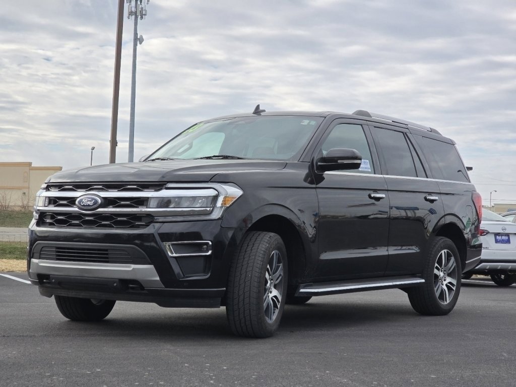 Used 2023 Ford Expedition Limited image 12