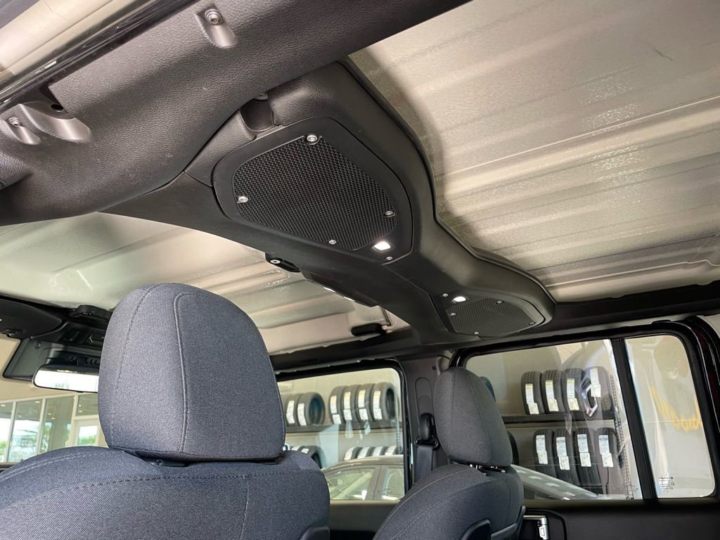 Used 2025 Jeep Wrangler Unlimited Rubicon image 17