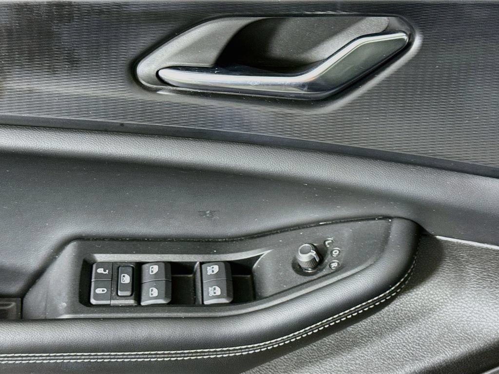 Used 2025 Jeep Grand Cherokee Laredo X AWD/4WD image 23
