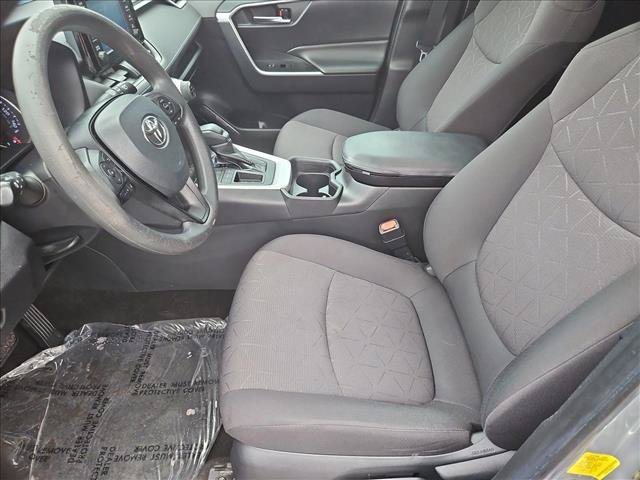 Used 2019 Toyota RAV4 XLE w/ Carpet Mat Package FWD image 21