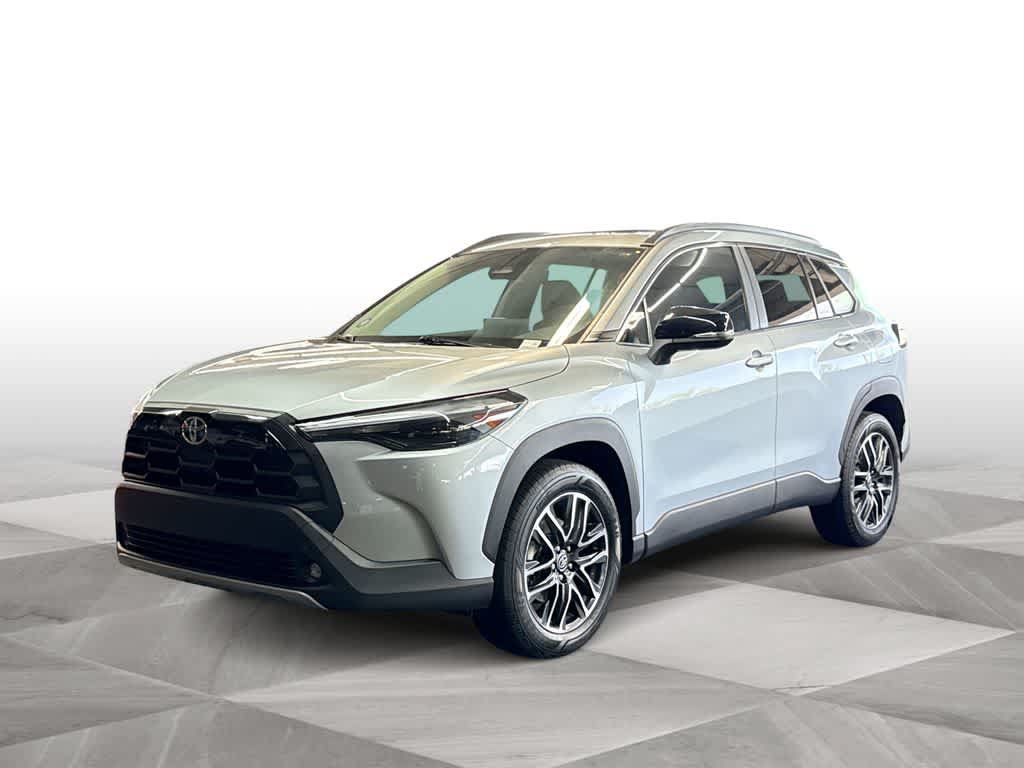 Used 2026 Toyota Corolla Cross XLE w/ Convenience Package FWD image 4