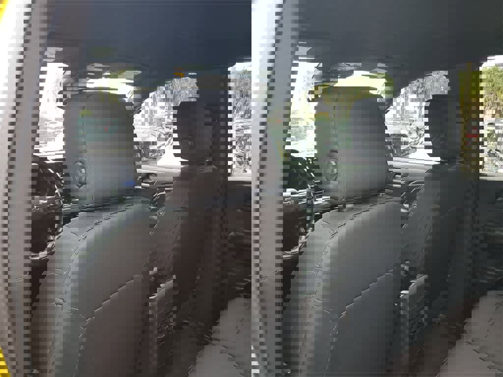 Used 2023 Chevrolet Colorado Trail Boss w/ Technology Package image 12