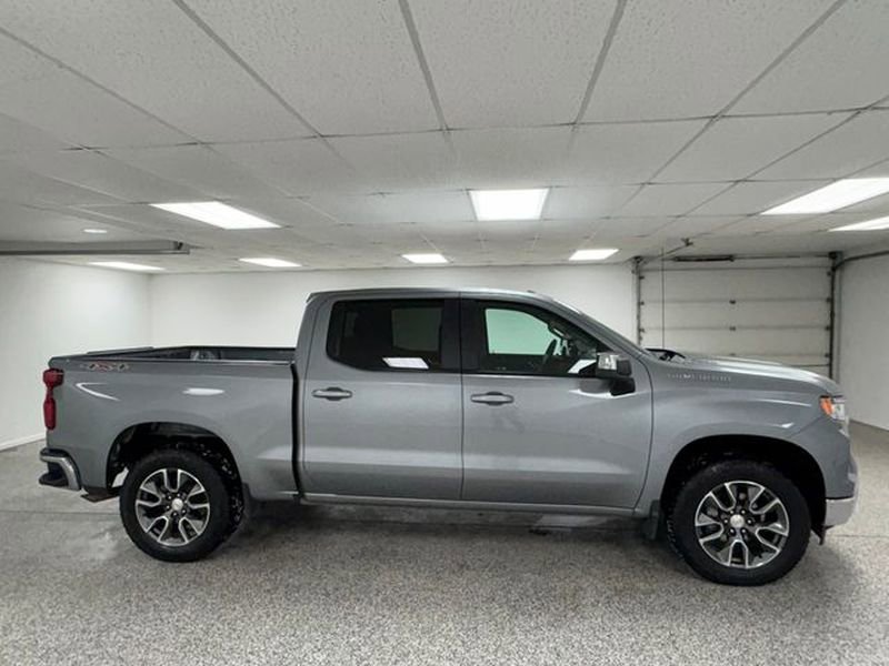 Used 2025 Chevrolet Silverado 1500 LT image 9