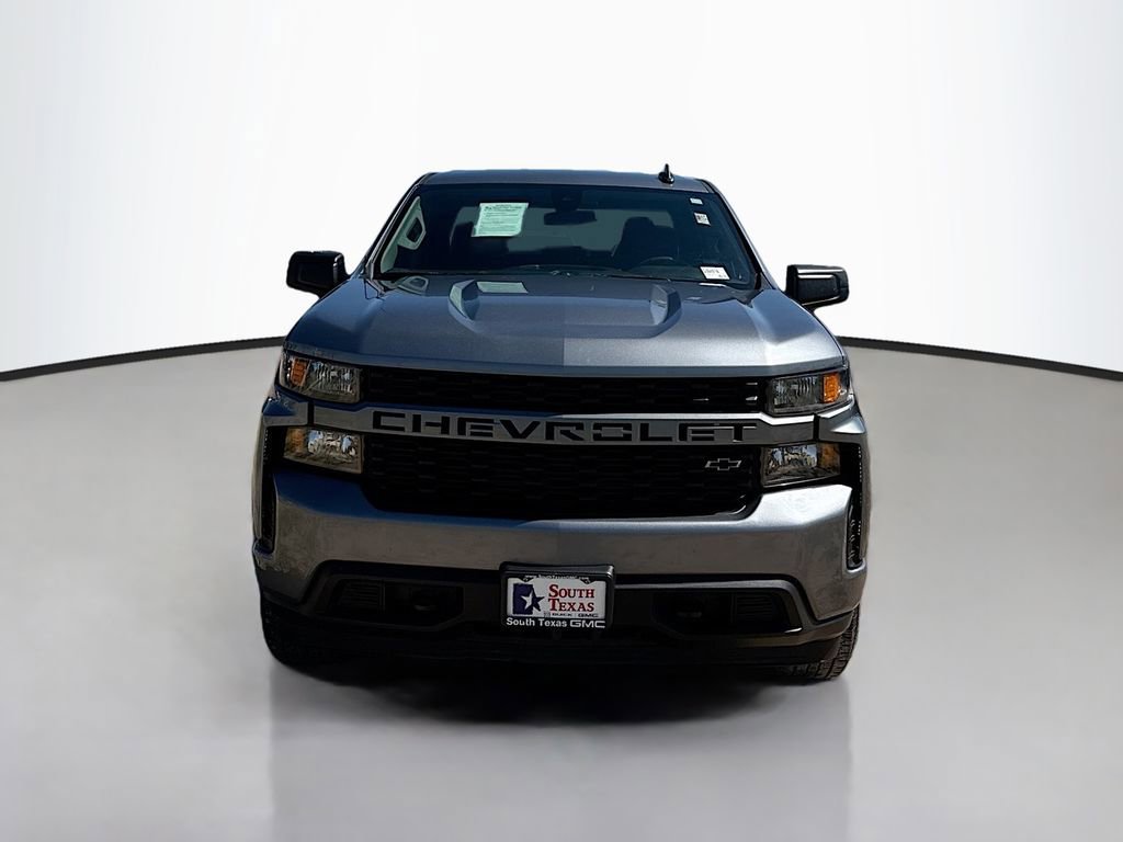Used 2022 Chevrolet Silverado 1500 Custom w/ LPO, Blackout Package RWD image 2