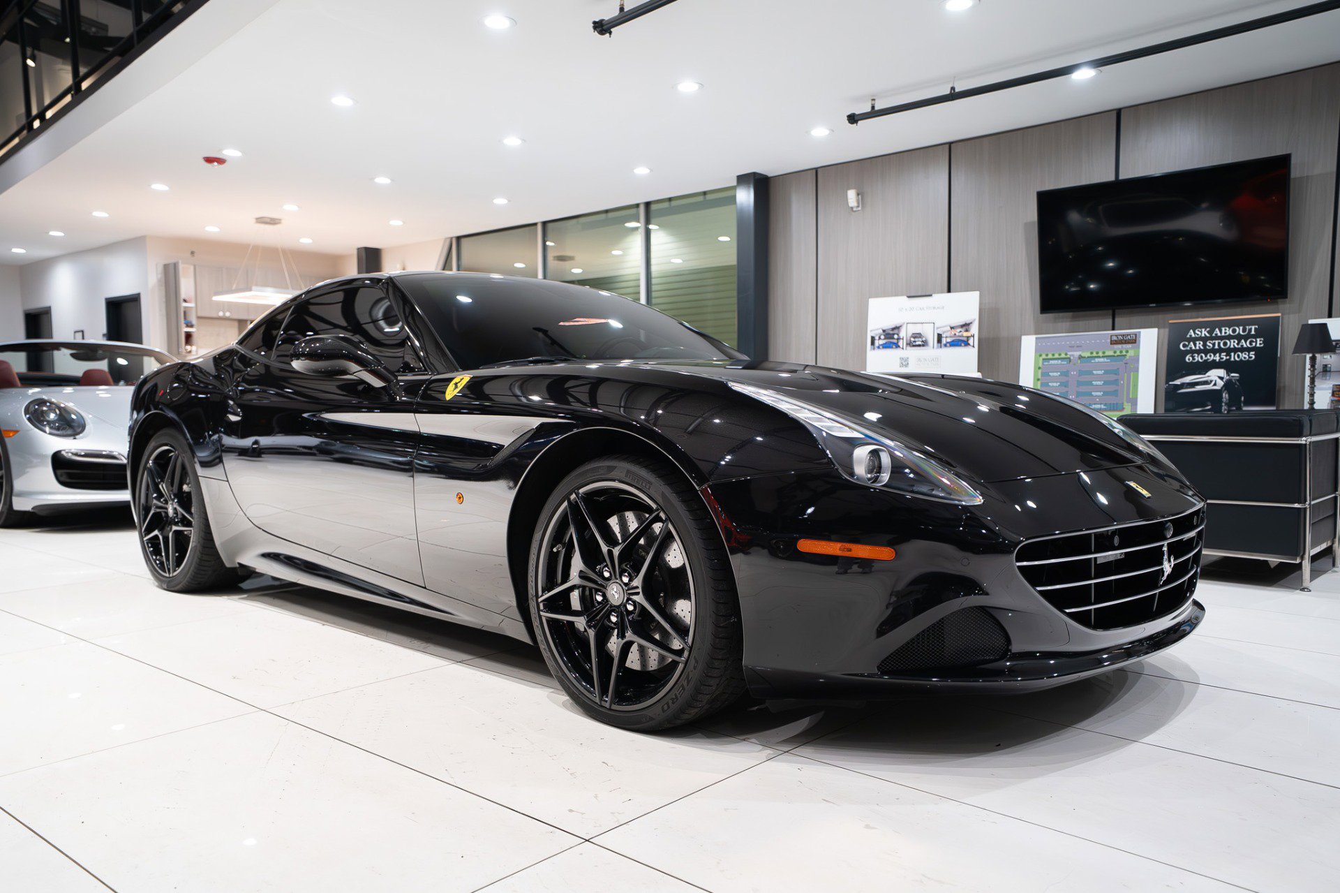 Used 2015 Ferrari California T image 33