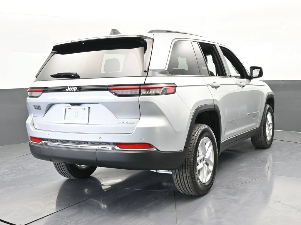 New 2026 Jeep Grand Cherokee Laredo X RWD image 5