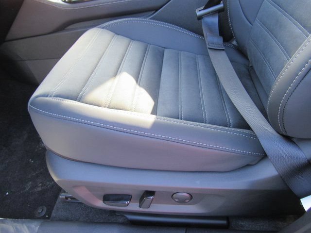 New 2026 Mitsubishi Outlander SE FWD image 13