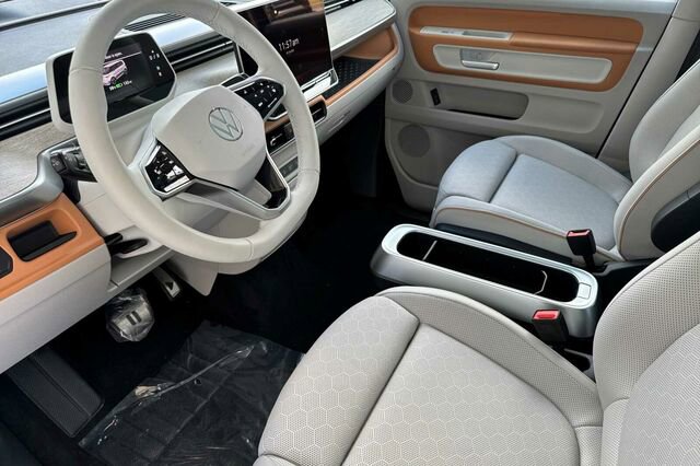 New 2025 Volkswagen ID. Buzz 1st Edition image 10