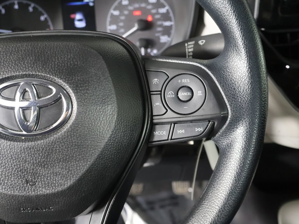 Used 2025 Toyota Corolla LE FWD image 36