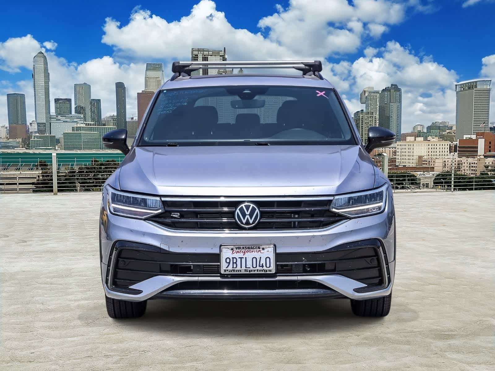 Certified 2022 Volkswagen Tiguan SE R-Line FWD image 2