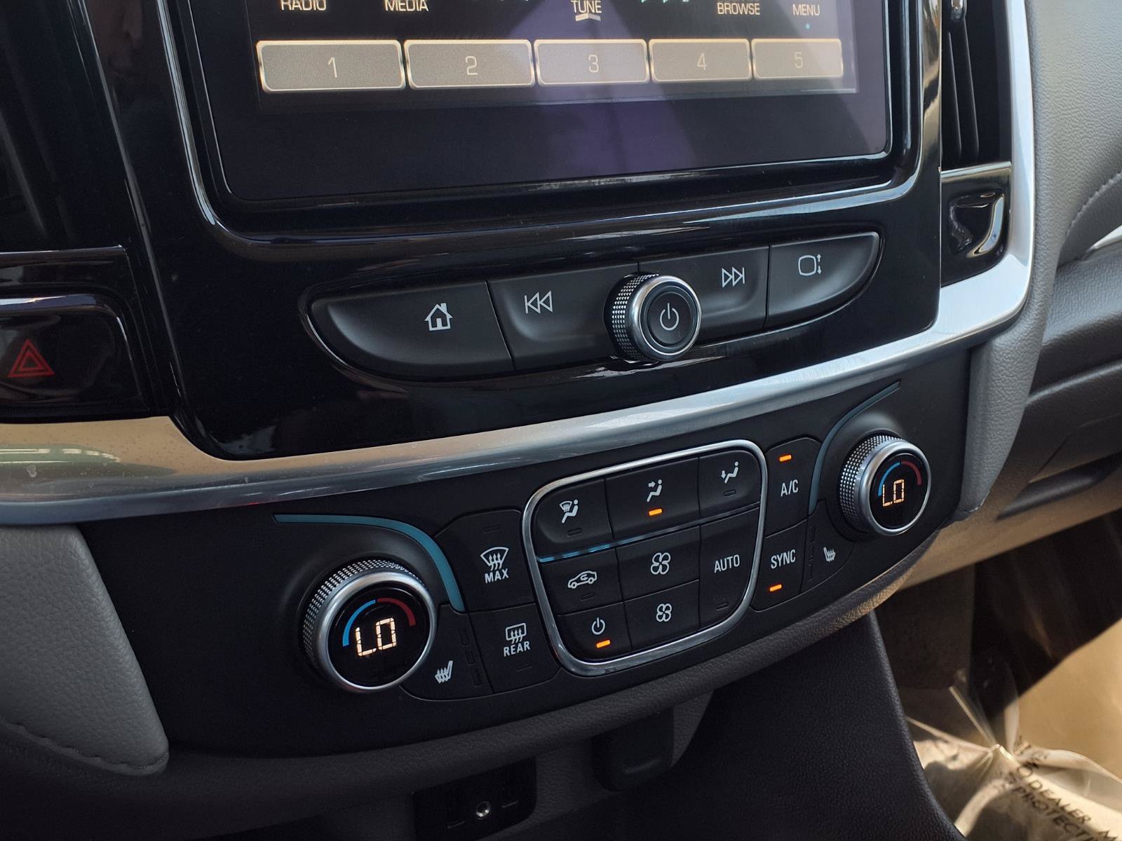 Used 2019 Chevrolet Traverse LT FWD image 10