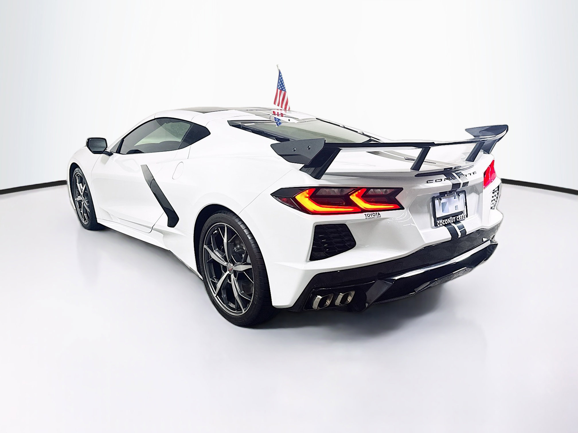 Used 2022 Chevrolet Corvette Stingray Premium Cpe w/ Z51 Performance Package RWD image 5
