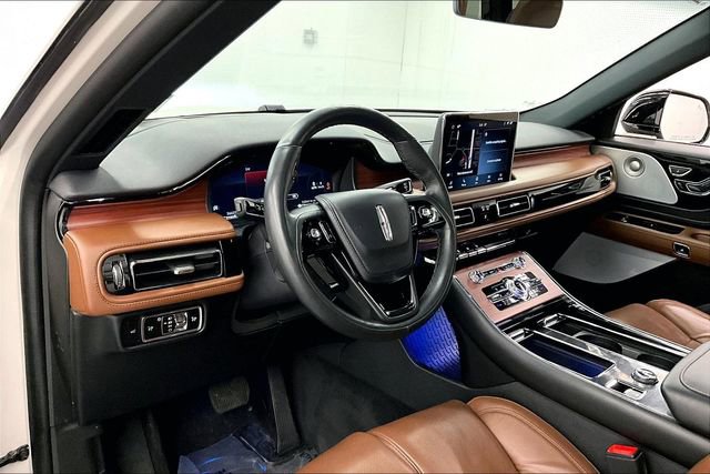 Used 2023 Lincoln Aviator Reserve w/ Equipment Group 201A AWD/4WD image 16