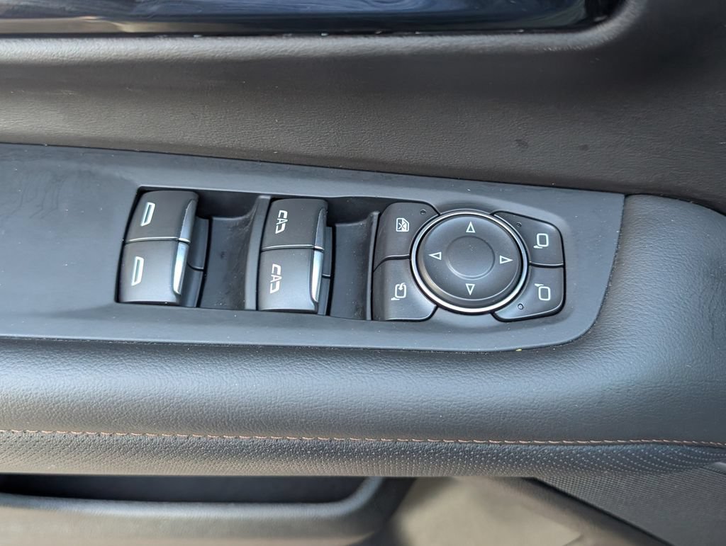 Used 2025 Chevrolet Tahoe High Country AWD/4WD image 19