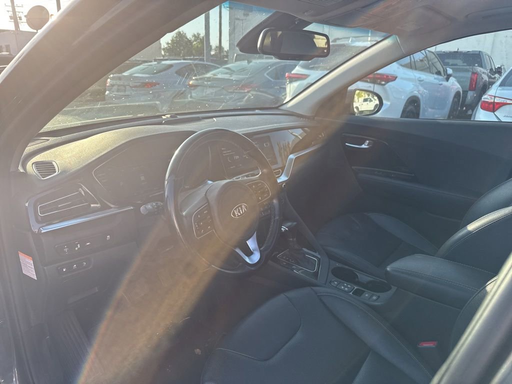 Used 2020 Kia Niro EX Premium FWD image 24