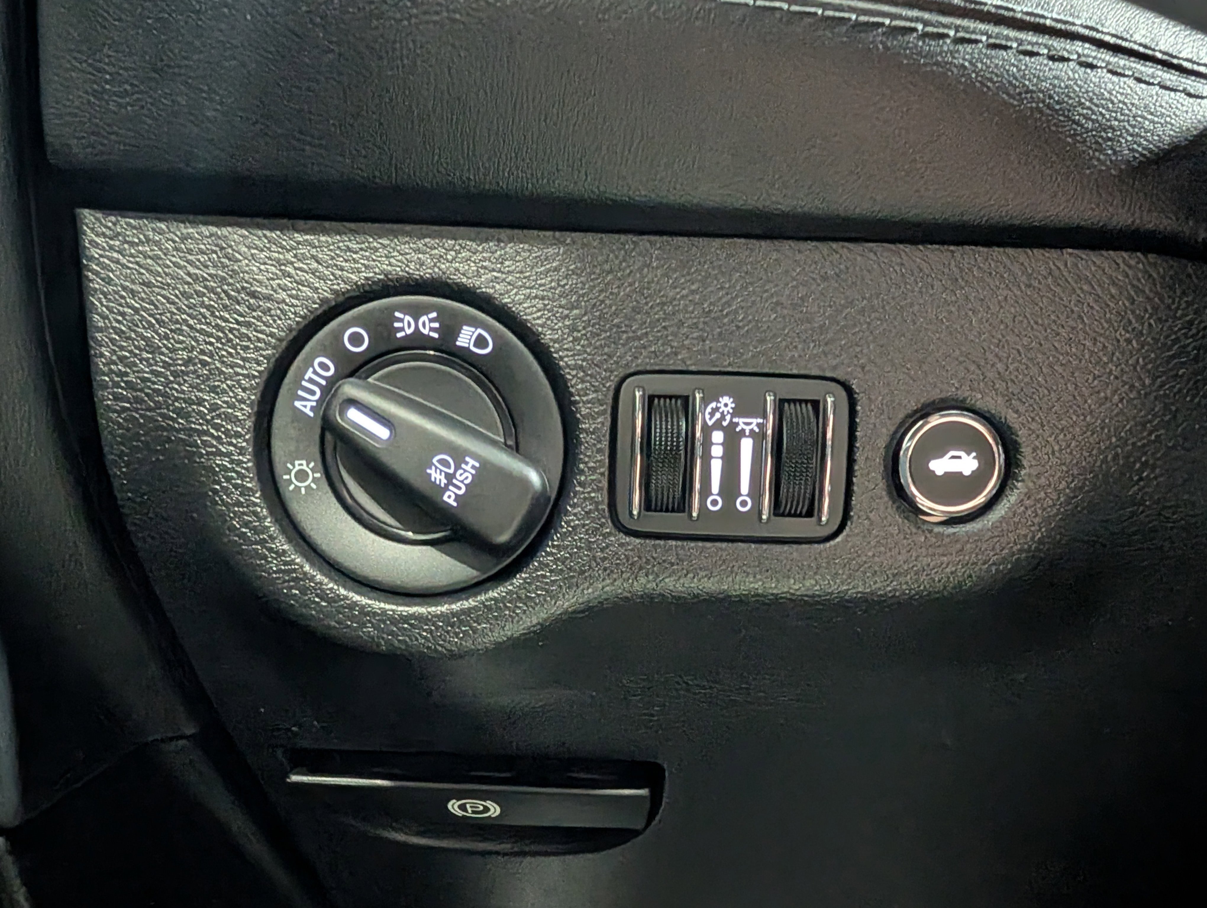 Used 2021 Dodge Challenger R/T w/ Plus Package image 21