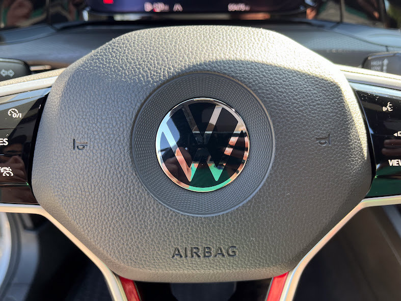 Used 2022 Volkswagen GTI SE FWD image 15