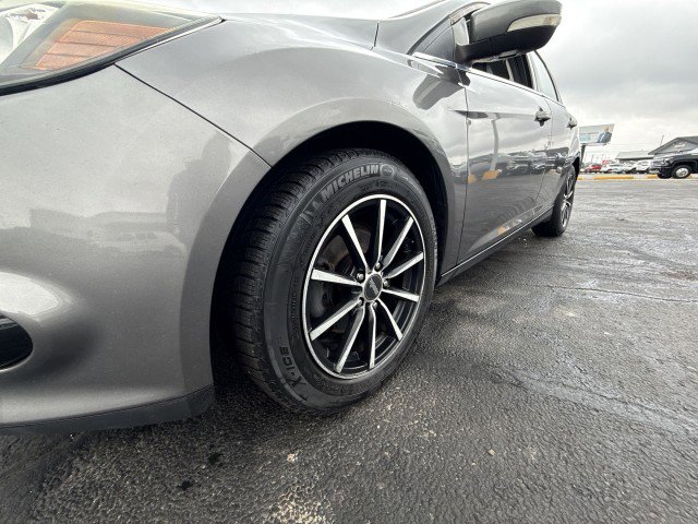 Used 2013 Ford Focus Titanium w/ Titanium Handling Pkg image 18