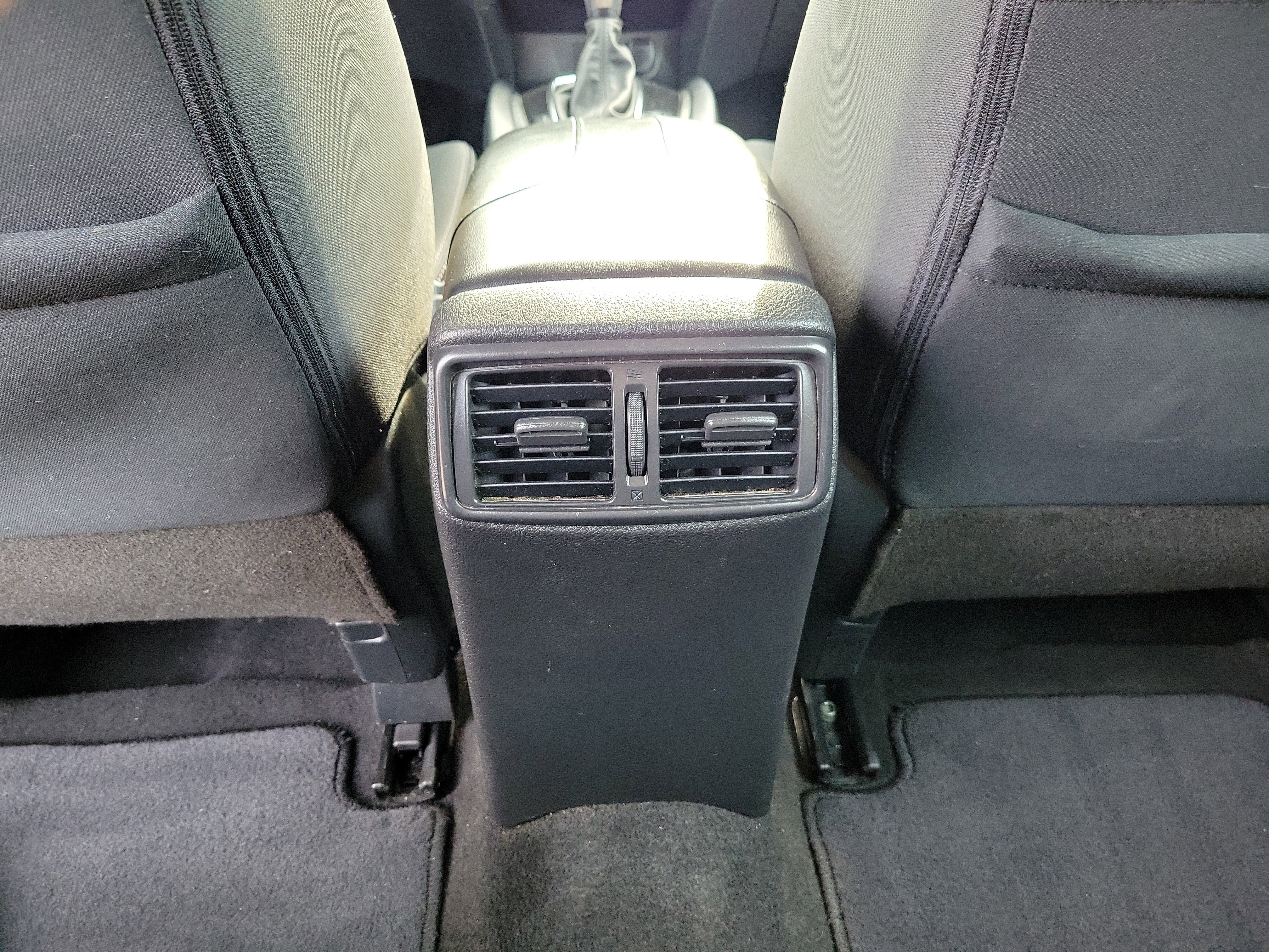 Used 2020 Nissan Rogue S image 11