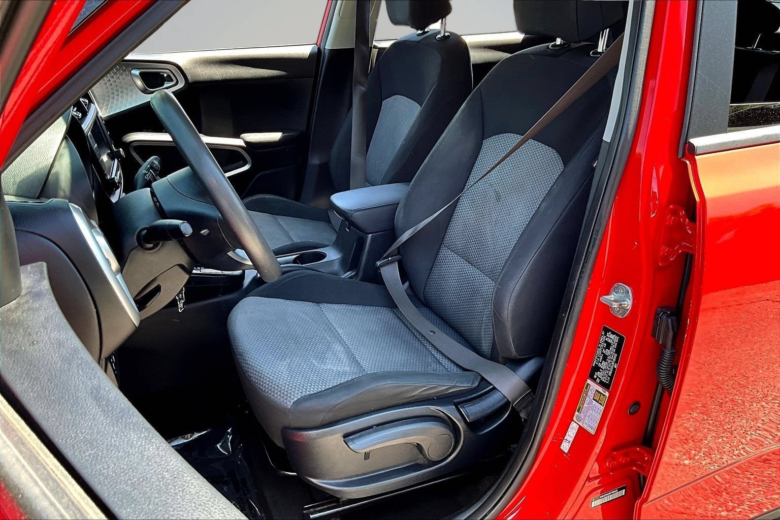 Used 2023 Kia Soul LX w/ LX Technology Package FWD image 22