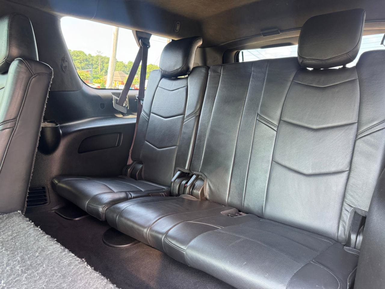Used 2017 Cadillac Escalade ESV Platinum AWD/4WD image 13