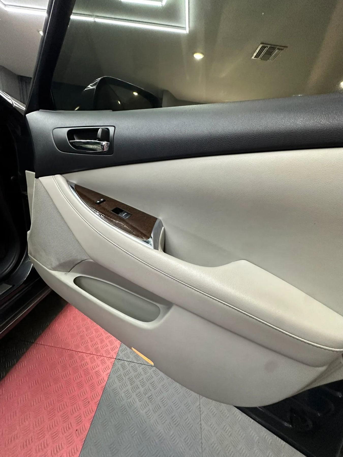 Used 2011 Lexus ES 350 FWD image 26